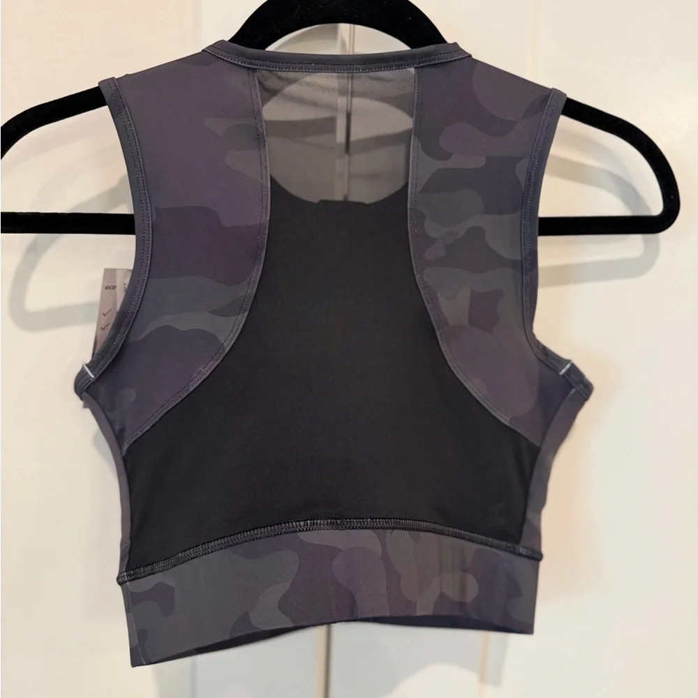 Earth Republic Sports Bra The Axelle in Black Camouflage Size Small NWT's